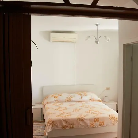 Lägenhet One Bedroom Simicic Rab Town